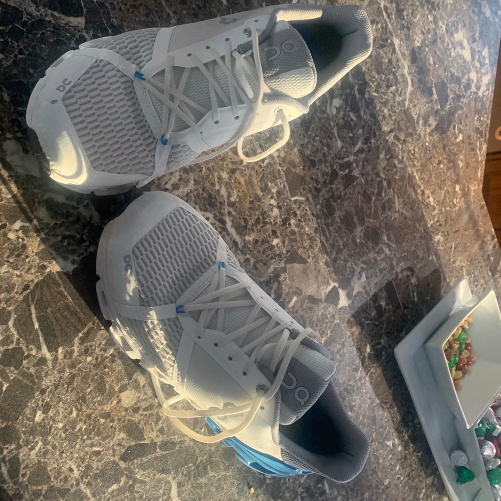 On Cloud Men’s Tennis Shoes